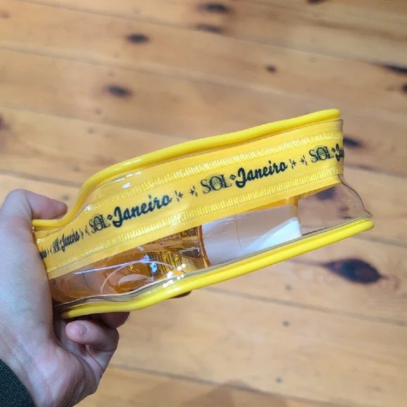 NWT Sol de Janeiro Travel Essentials Jet Set - Picture 4 of 4